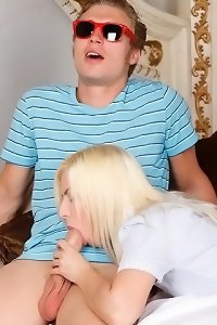 elder lady deepthroating a ebony thick meatpipe for blow job